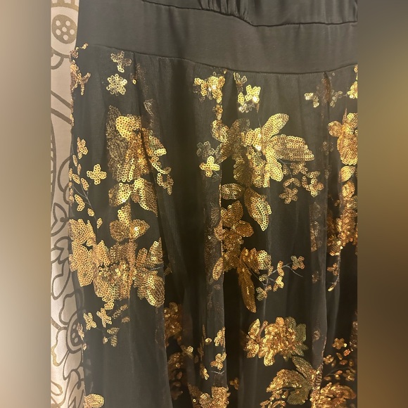 Black& Gold sequence stitched long lined dress w/ stretch- size n/a - Picture 7 of 11